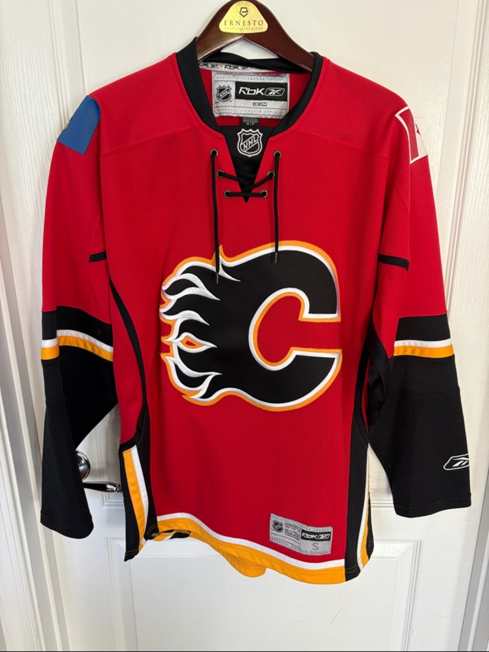 Reebok Calgary Flames Hockey Jersey size S/P
